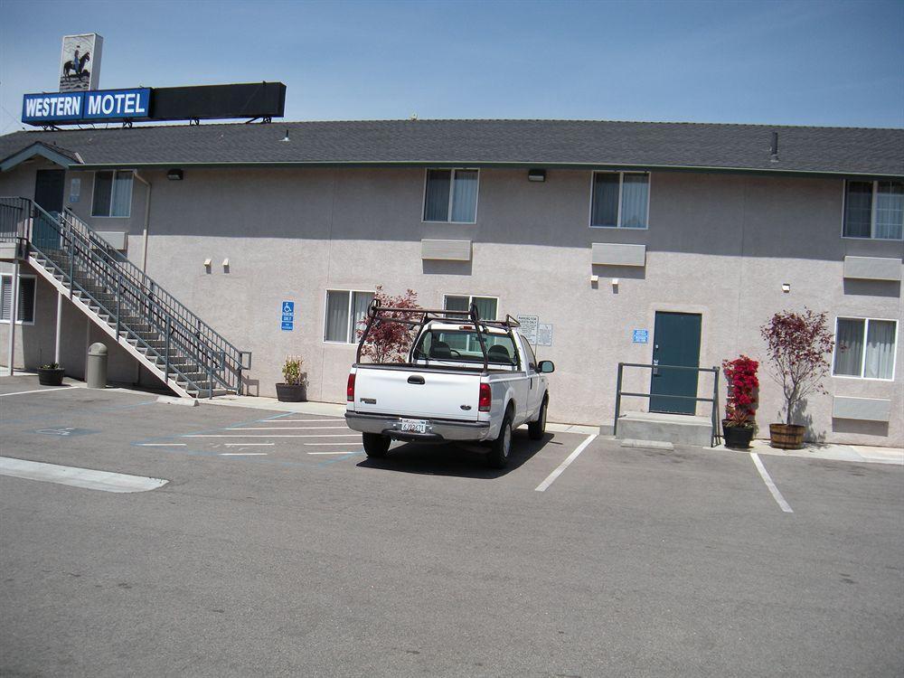 Western Motel Salinas Eksteriør bilde