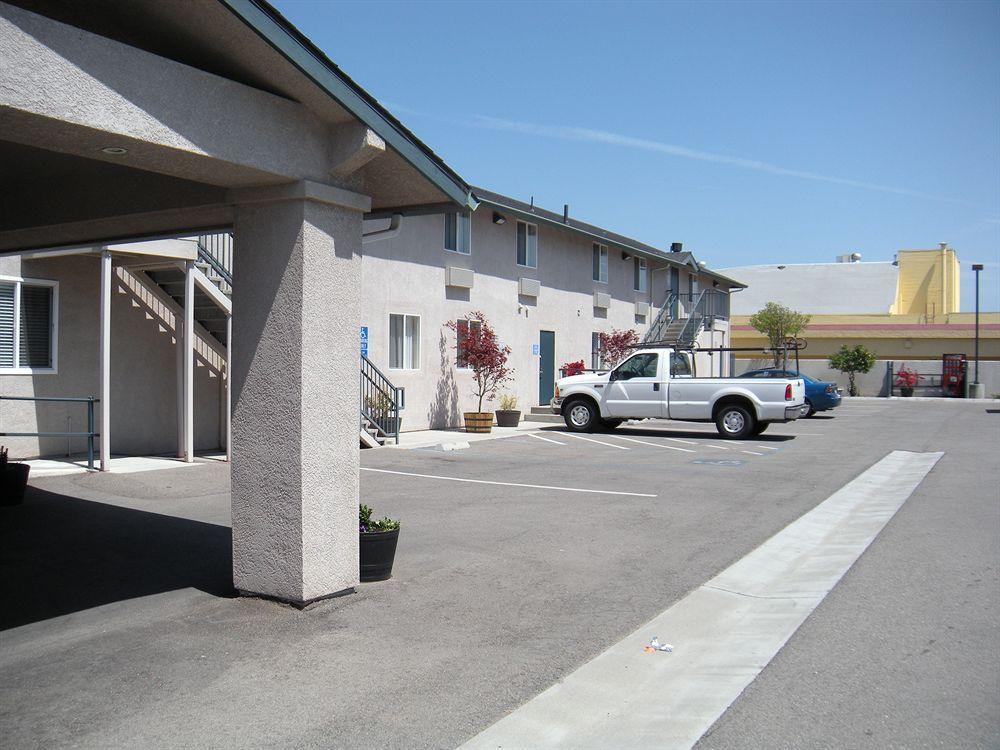 Western Motel Salinas Eksteriør bilde