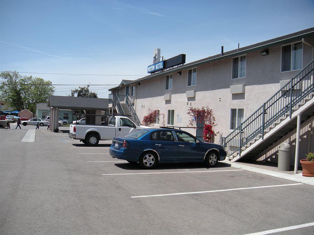 Western Motel Salinas Eksteriør bilde