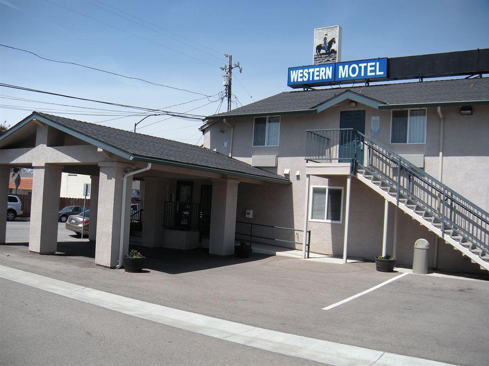 Western Motel Salinas Eksteriør bilde